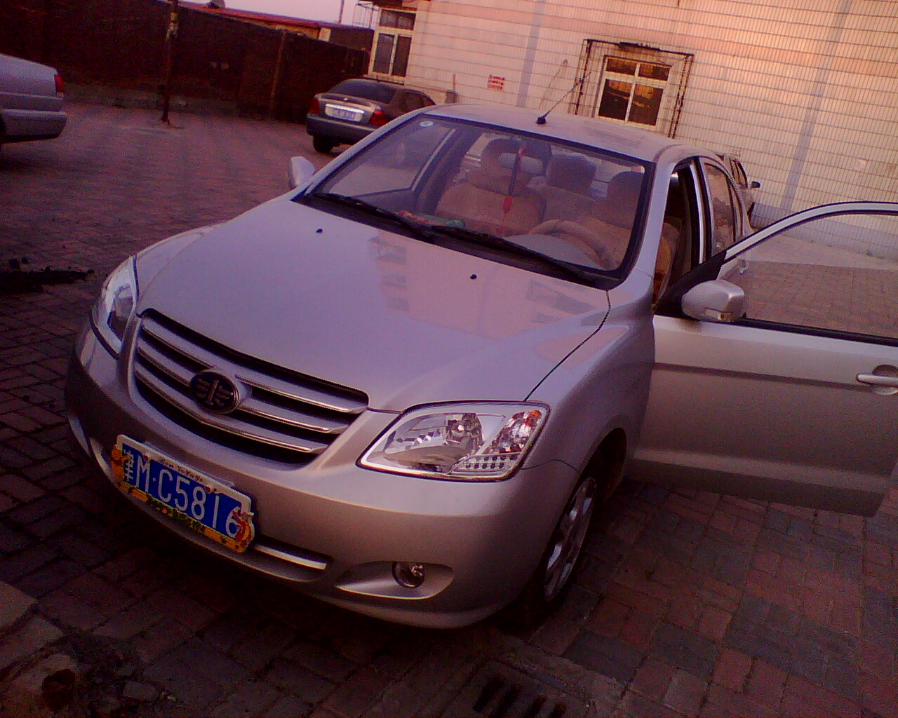 2.我的爱车前面。。。